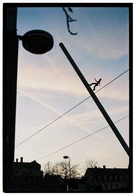 Frame 19